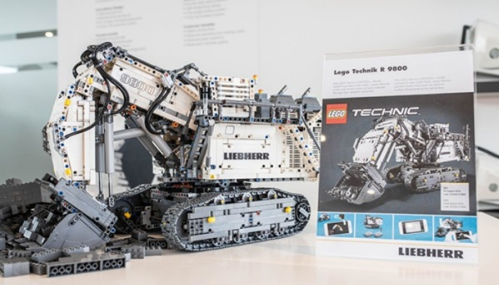 Primeras Imágenes Surgen Del LEGO Technic Liebherr R 9800 (42100)