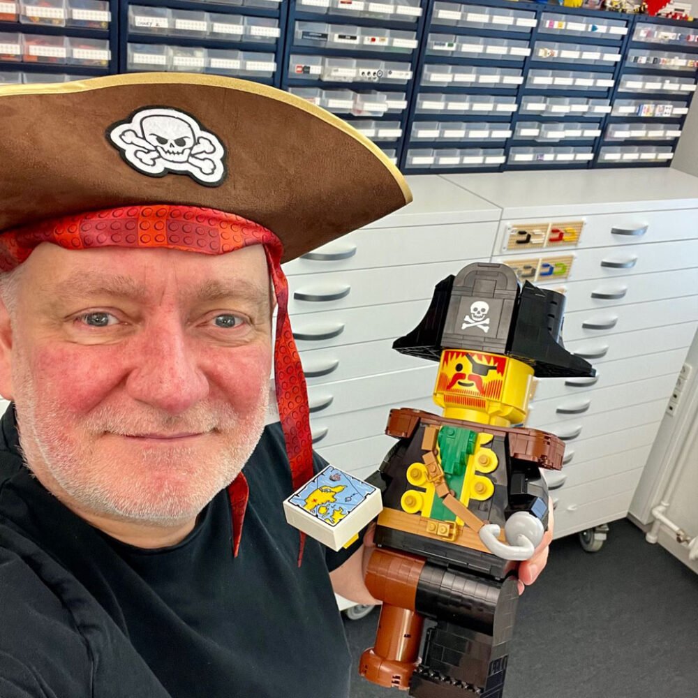 El maestro constructor de LEGO House, Stuart Harris, dejará la empresa en enero de 2026.